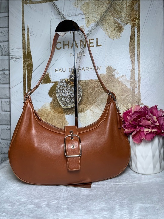 2004 Coach Soho Cognac Brown Leather Shoulder Bag with Front Buckle